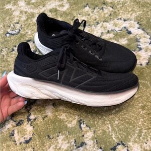 New Balance 1080V13 Black and White Athletic Shoes LIKE NEW